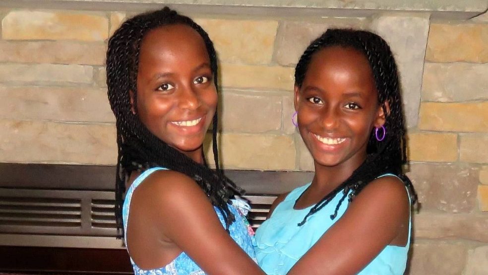 Ewing's sarcoma survivor Aaliyah Parker with her twin, Rayne Parker