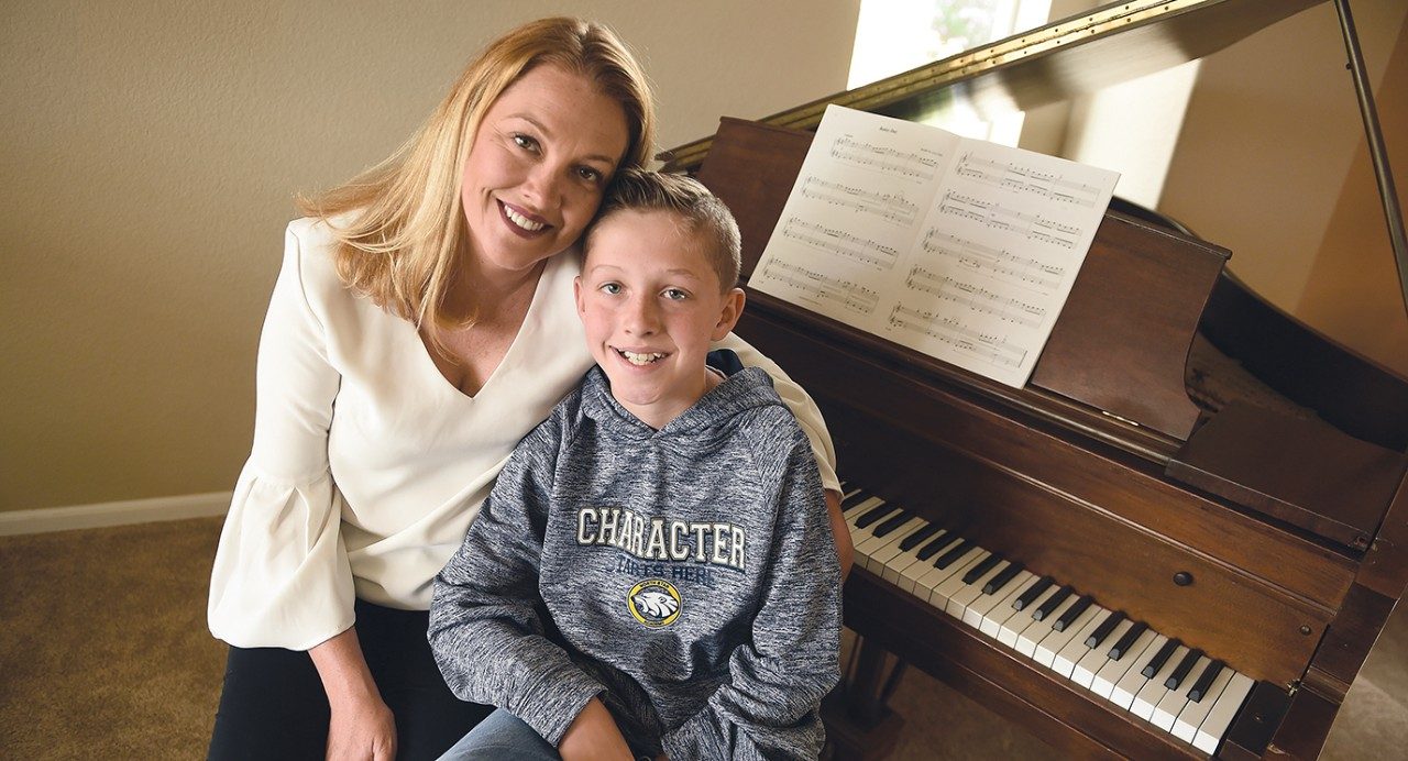 Garrett Gragg and his mom Whitney